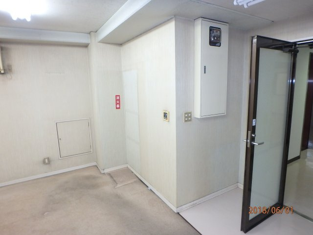 水越ビルの内装