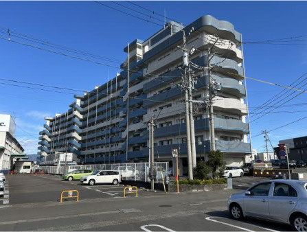 エンブル・リバーガーデン静岡　静岡市駿河区丸子新田の居間・リビング|リビングは12.3帖！