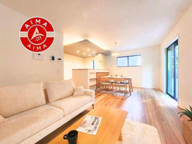 福岡市早良区田隈3丁目第6-1棟(1号棟)の内観：施工例|ご家族を近くに感じられる対面キッチンのLDK。会話もはずみそうですね。