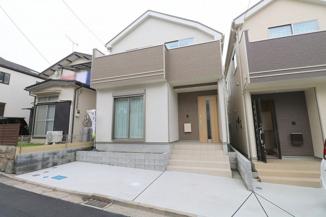 【外観】 | 富士見市羽沢1丁目　新築一戸建住宅　全2棟　(ふじみ野店) | ZEH水準の省エネ住宅！
南向きにつき陽当り良好です！