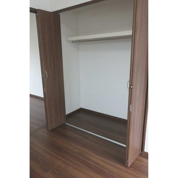 茅ヶ崎市本村２丁目のアパートの収納|洋服多い方にもおすすめ♪