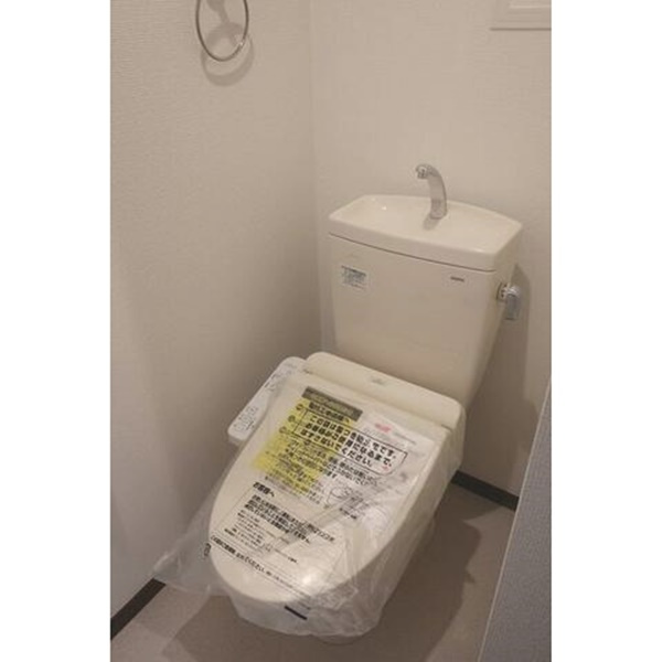 茅ヶ崎市本村２丁目のアパートのトイレ|清潔感のあるトイレです