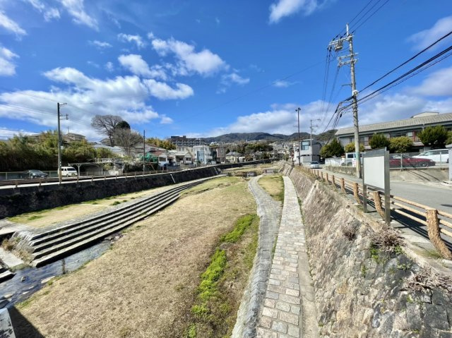 ファミール苦楽園の周辺
