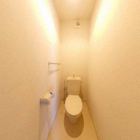 シャルムⅣのトイレ|落ち着いた色調のトイレです
