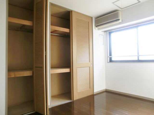 カインドコートの寝室|３部屋共収納スペースがあります。