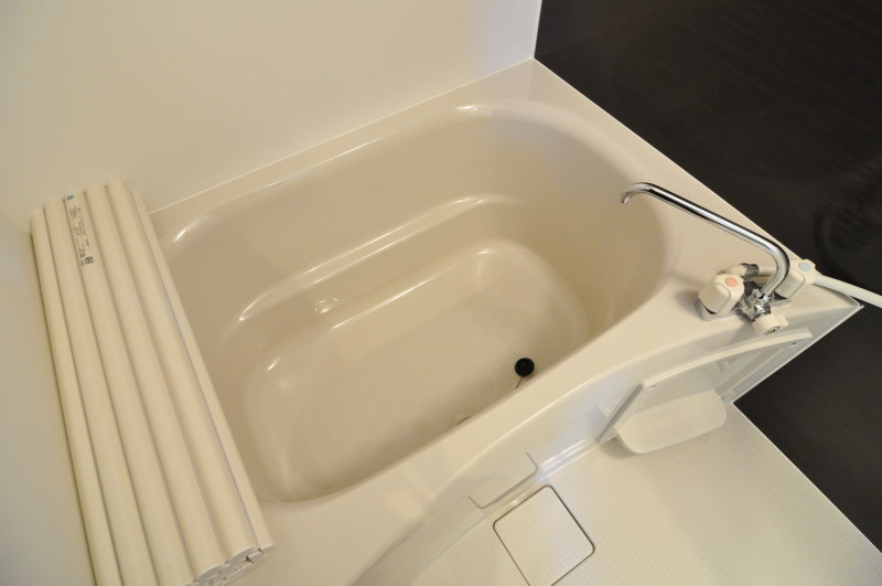 アルメゾン鳩山小用の浴室|ゆったり過ごせるお風呂です