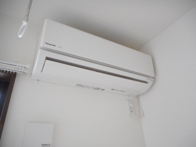 アルメゾン鳩山小用の設備|エアコン