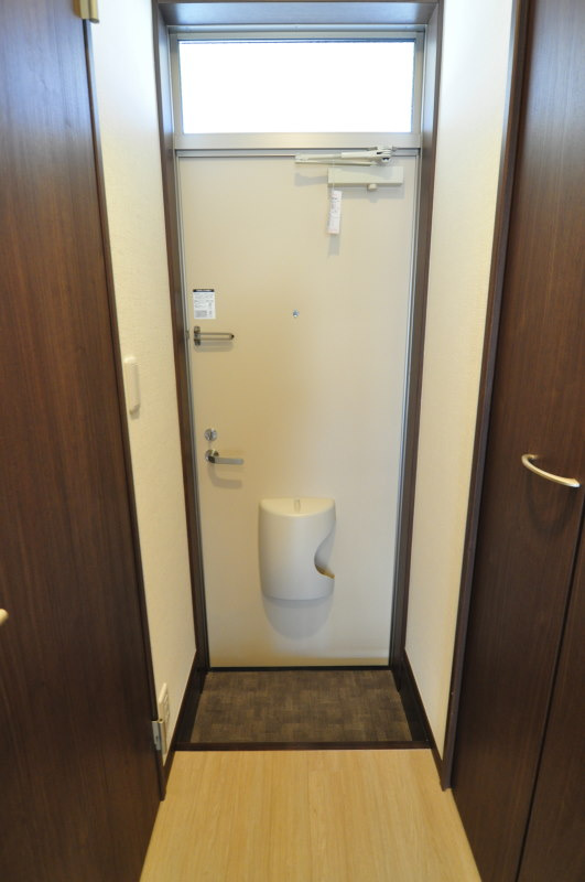 アルメゾン鳩山小用の玄関|玄関です