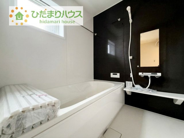 【浴室】 | かすみがうら市下稲吉2期　新築戸建　4号棟 | 今日も１日お疲れでした。広いお風呂で疲れを癒してください、、、♡