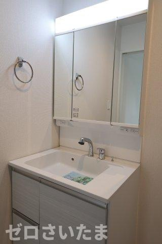 《仲介手数料無料》上尾市大字上1124-3新築一戸建てグラファーレ29期の独立洗面台