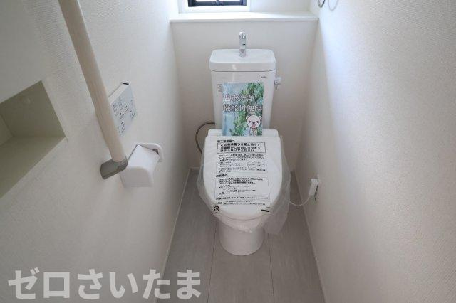 《仲介手数料無料》上尾市大字上1124-3新築一戸建てグラファーレ29期のトイレ|1階 トイレ