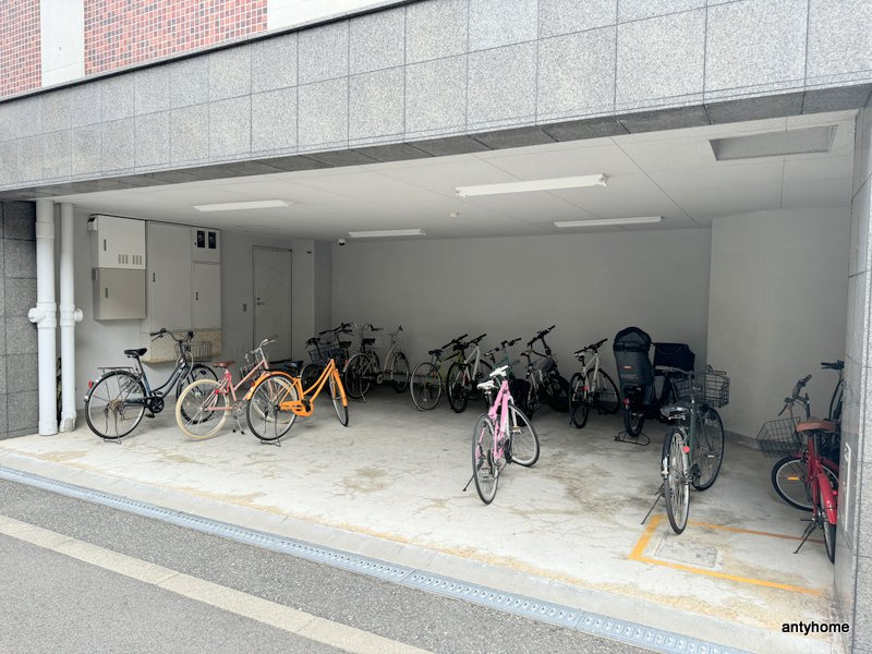 KHE　仲介手数料無料の駐車場