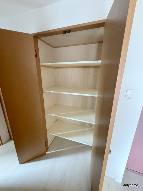 KHE　仲介手数料無料の収納