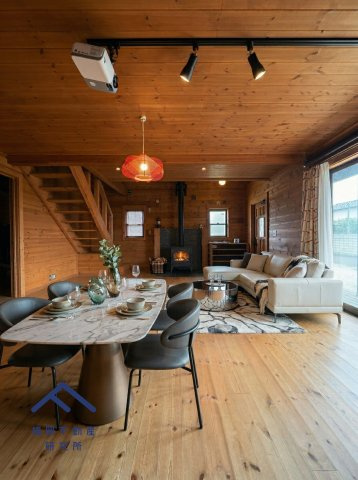 東区西戸崎３丁目　戸建ての居間・リビング