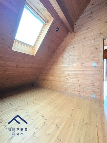 東区西戸崎３丁目　戸建ての洋室