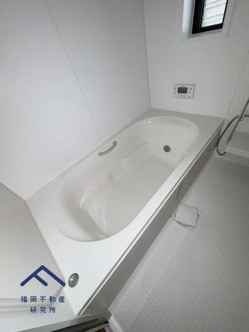 東区西戸崎３丁目　戸建ての浴室