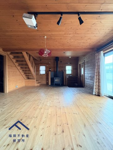 東区西戸崎３丁目　戸建ての居間・リビング