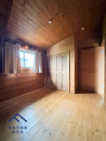 東区西戸崎３丁目　戸建ての洋室