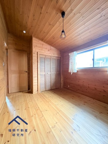 東区西戸崎３丁目　戸建ての洋室