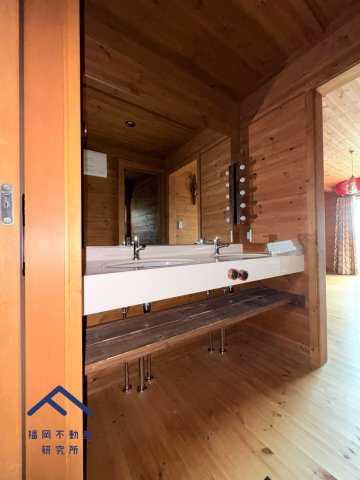 東区西戸崎３丁目　戸建ての独立洗面台