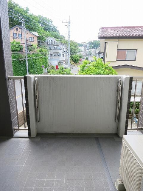 川崎市麻生区王禅寺西７丁目の賃貸マンションのバルコニー