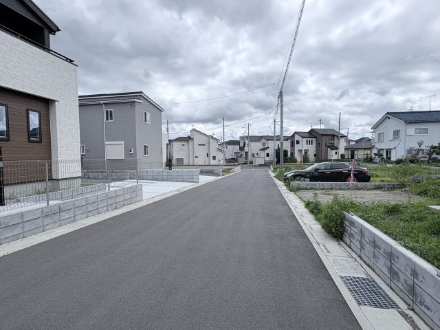 【前面道路含む現地写真】 | 比企郡滑川町月輪　新築戸建　全4棟　1号棟