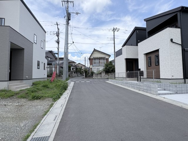 【前面道路含む現地写真】 | 比企郡滑川町月輪　新築戸建　全4棟　1号棟