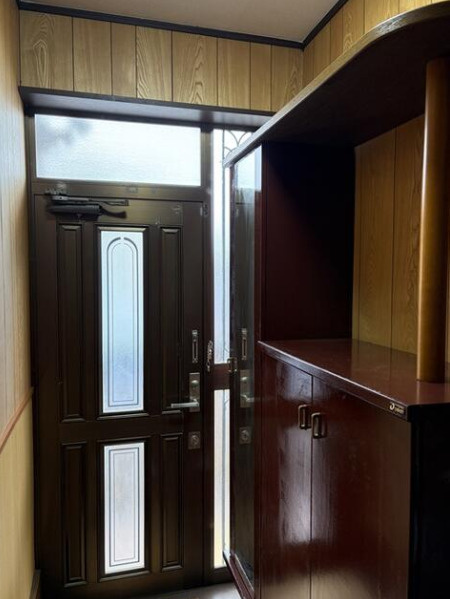 千葉市中央区白旗戸建の玄関|当日の見学大歓迎！