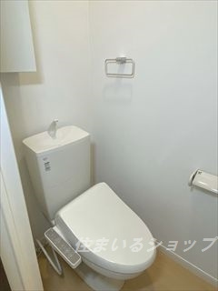 スターリット・スカイ・Ｔのトイレ|シャワートイレ・収納棚あり