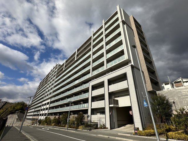 プレサンスロジェ須磨妙法寺桜の杜WESTHILLSの外観