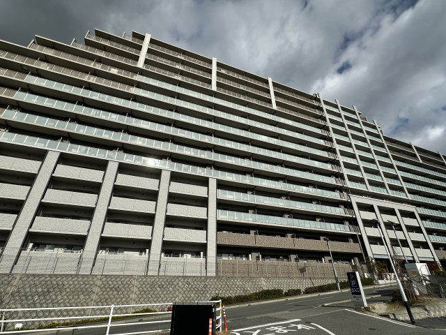 プレサンスロジェ須磨妙法寺桜の杜WESTHILLSの外観