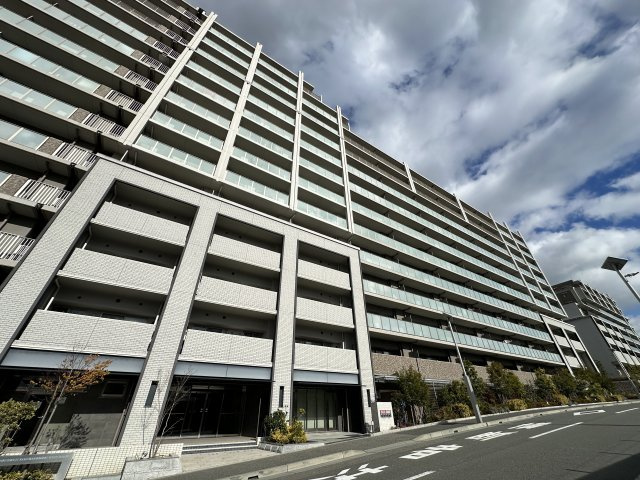 プレサンスロジェ須磨妙法寺桜の杜WESTHILLSの外観