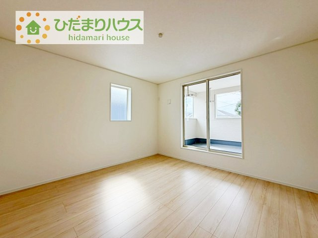 【洋室】 | 取手市宮和田第9　新築戸建　1号棟 | 広めの主寝室は、ベッドの他にもパソコンデスクやドレッサーなども置けちゃいます(*^-^*)