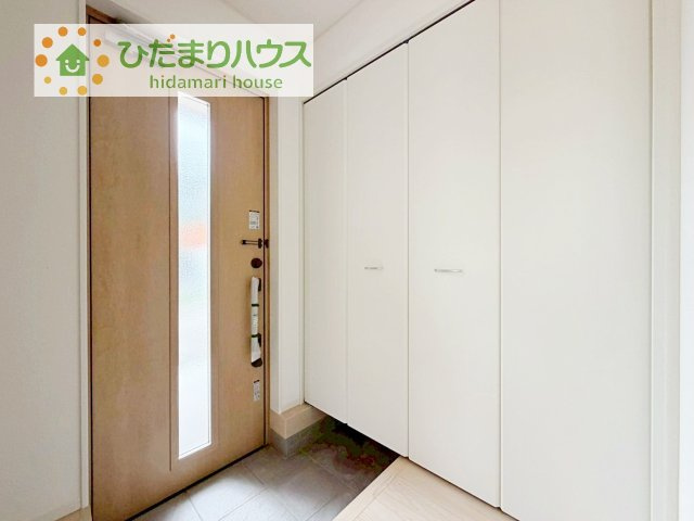 【玄関】 | 取手市宮和田第9　新築戸建　1号棟 | 丁度良い靴箱のサイズ♪これだけあれば家族全員の靴がしまえてスッキリ(^O^)