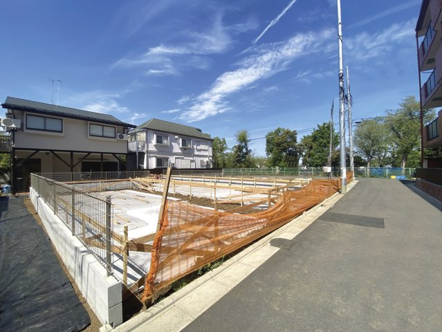 板橋区小豆沢4丁目 全2棟 1号棟の前面道路含む現地写真|【駅徒歩9分♪♪　高台位置しております】
南側は隣地通路で開放的です
陽当り良好・周辺環境も充実しております