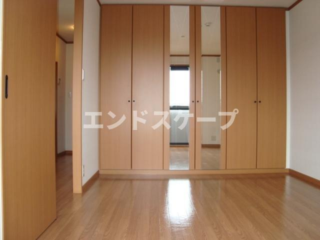 グローリアス・キャッスルⅡの内装|洋室
高崎、前橋のお部屋探しはエンドスケープまで！お客様の理想お聞かせ下さい♪