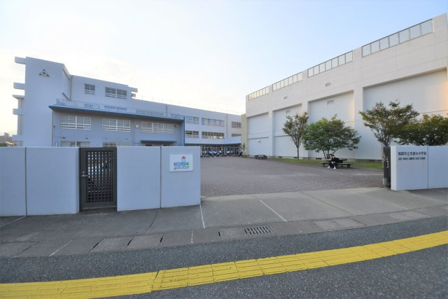 福岡市早良区次郎丸4丁目第1-3棟(3号棟)の周辺|次郎丸中学校
