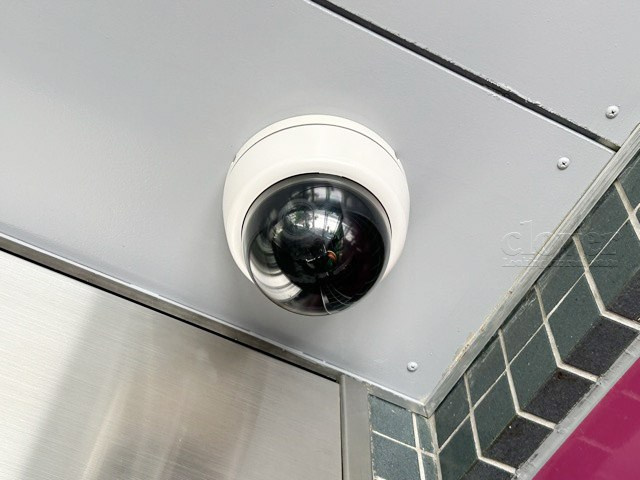 【防犯設備】 | パレトーホー浅草 | 建物や敷地の隅々に目を光らせる防犯カメラが設置されています。現地を見学される際には、カメラの存在やその台数にも意識を払ってみてください。～即日のご見学可能～　お問合せはお気軽にどうぞ。
