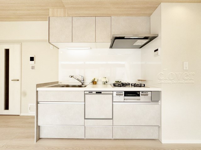 【キッチン】 | パレトーホー浅草 | 人間の行動力学をもとに生まれた、有機的な構造が自慢のシステムキッチンです。カウンター式になっており、キッチンからお部屋の各所が見渡せます。～即日のご見学可能～　お問合せはお気軽にどうぞ。