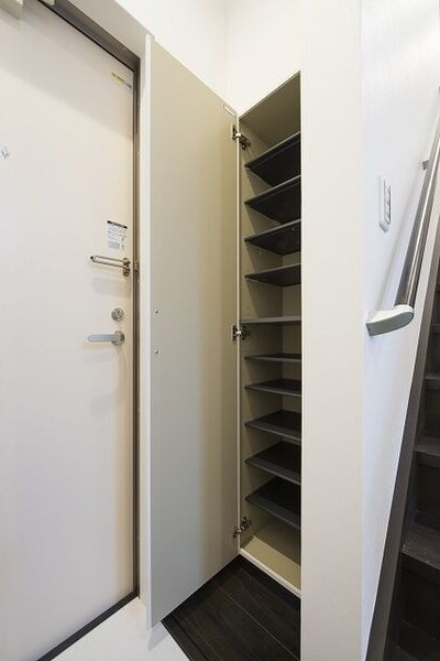 LIBRE大曽根(リブレオオゾネ)の玄関