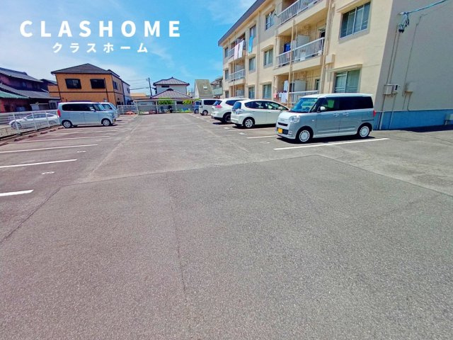 深谷コーポの駐車場
