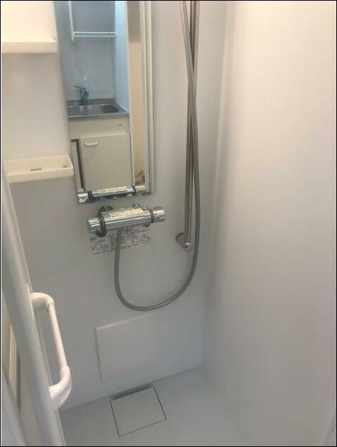 ハーモニーテラス中野のシャワールーム|さっと体を洗えるシャワールーム付です