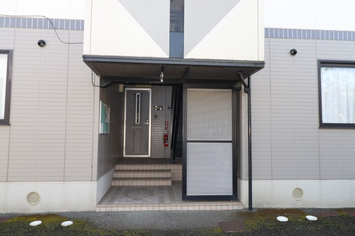 ラヴェルム　A棟のエントランス