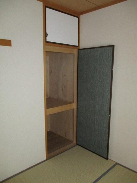 ハイグランド中井坂-Ⅱ　A棟の収納
