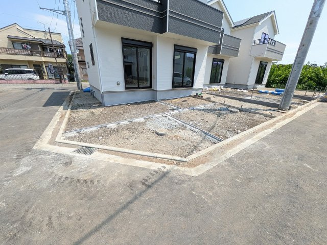 八王子市　弐分方町　新築一戸建て　１１期の駐車場|～並列2台駐車可能カースペース～