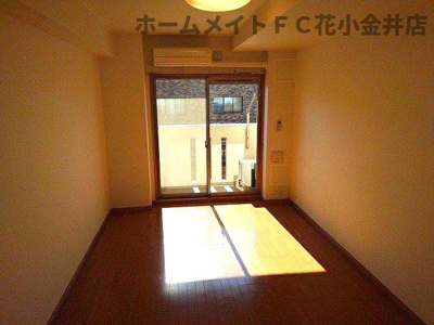 【居間・リビング】 | エレガンス富士 | 使いやすい居間です