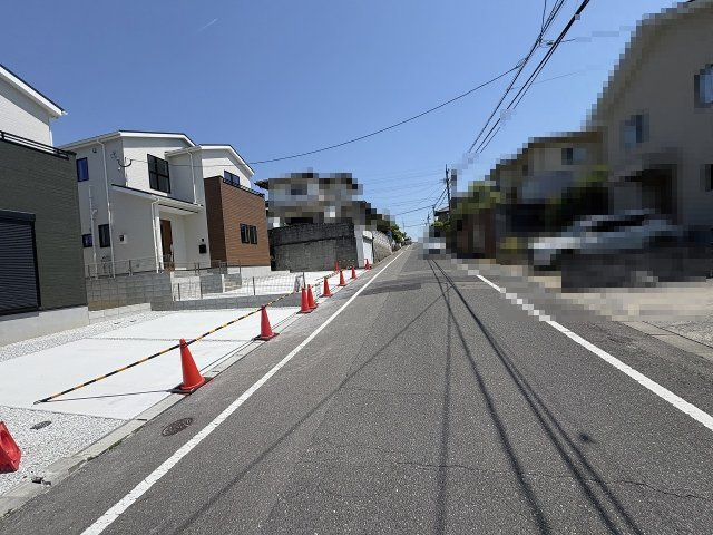 【その他】 | 大野城市南ケ丘5丁目6期　1号棟（全2棟）【仲介手数料無料・0円】 | 現地写真。前面道路です。