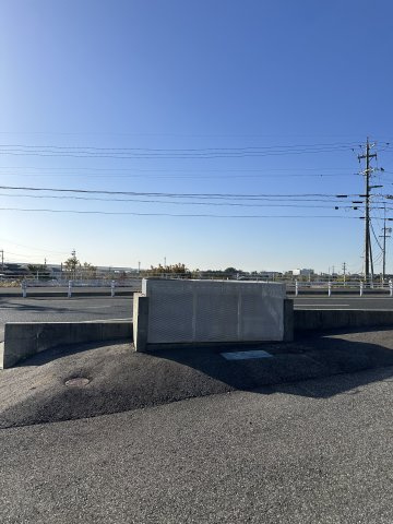 ラモンドットの駐車場