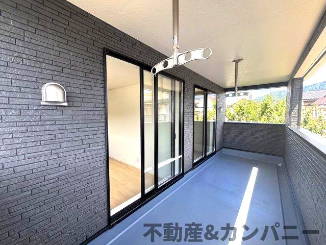 クレイドルガーデン東温市南方第2-1号棟　東温市南方の新築戸建のバルコニー|広々としたバルコニーです
