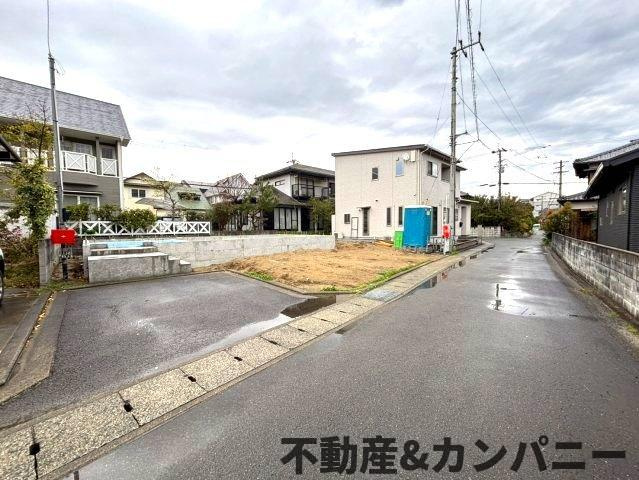 クレイドルガーデン東温市南方第2-1号棟　東温市南方の新築戸建の前面道路含む現地写真|前面道路含む現地写真です